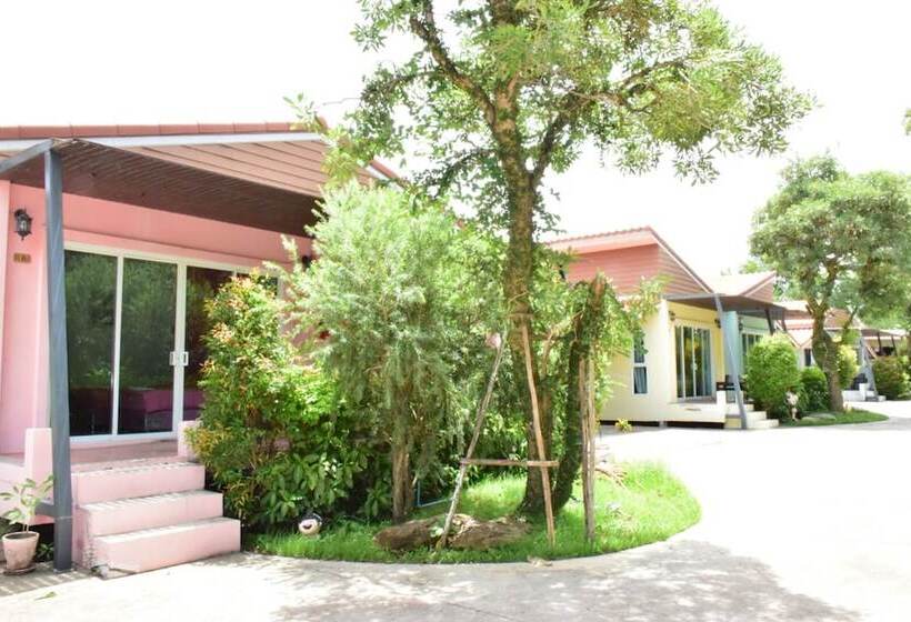 בית מלון כפרי Sinatara Resort