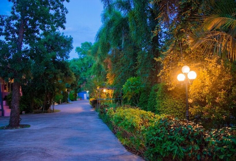 בית מלון כפרי Sinatara Resort