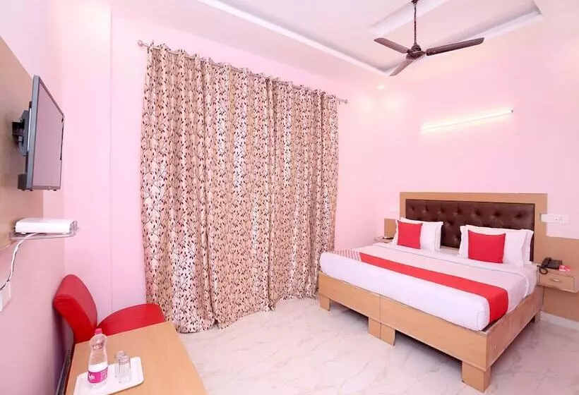 Hotelli Skydeep By Oyo Rooms