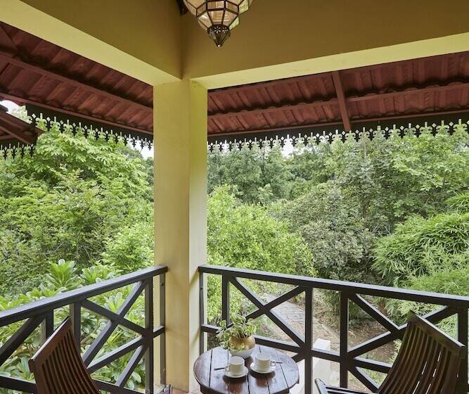 בית מלון כפרי Vannraj Resort And Spa