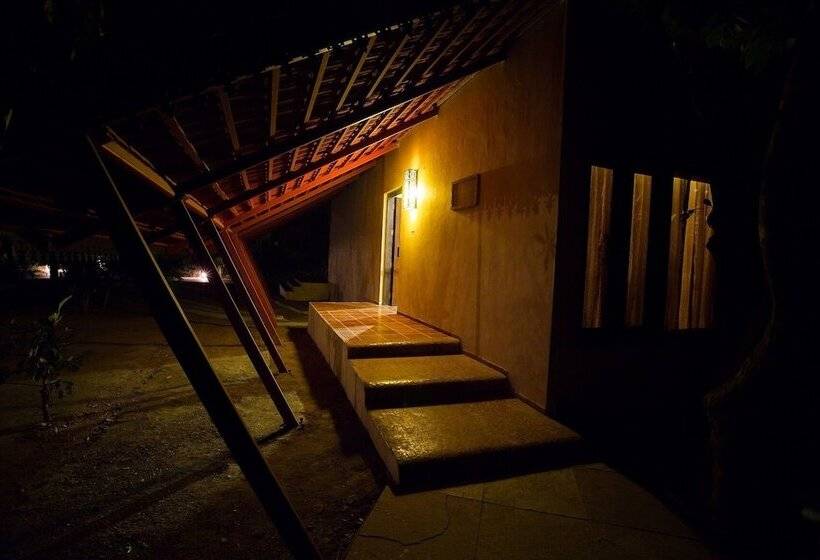 בית מלון כפרי Vannraj Resort And Spa