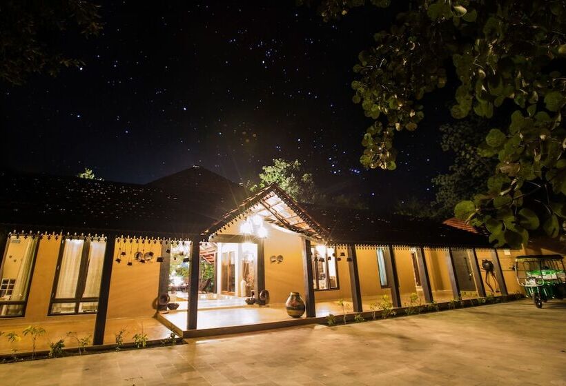 בית מלון כפרי Vannraj Resort And Spa