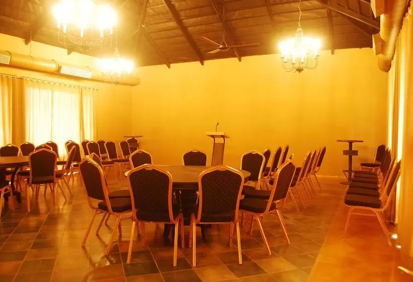 Hotelli Vannraj Resort And Spa