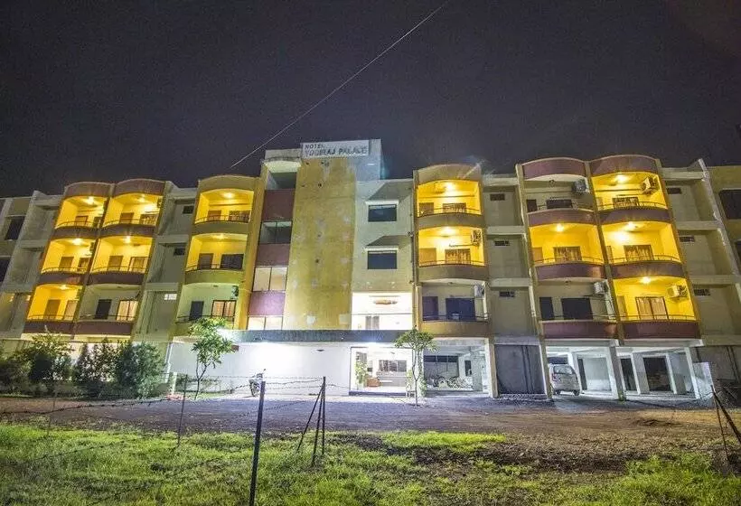 Hotelli Yogiraj Palace