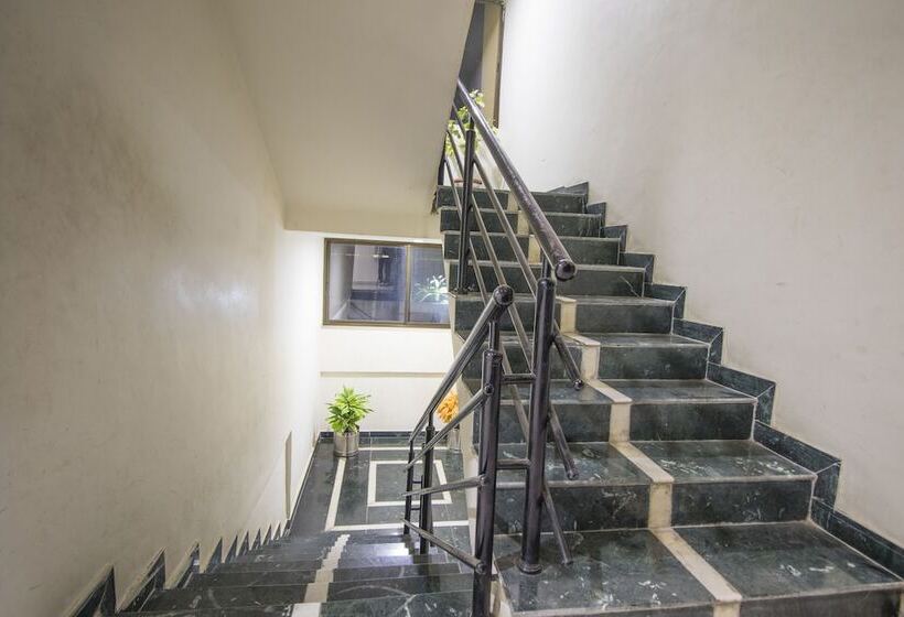 Hotel Yogiraj Palace