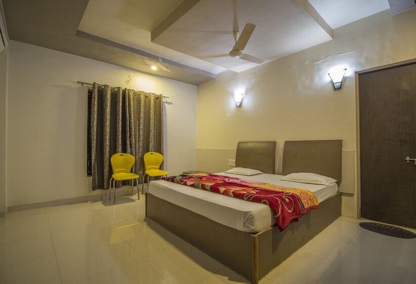 Hotel Yogiraj Palace