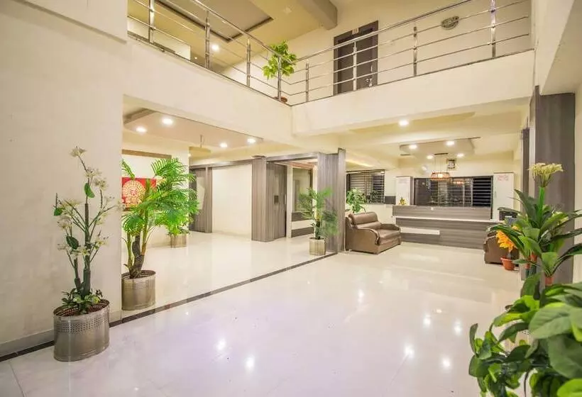 Hotelli Yogiraj Palace