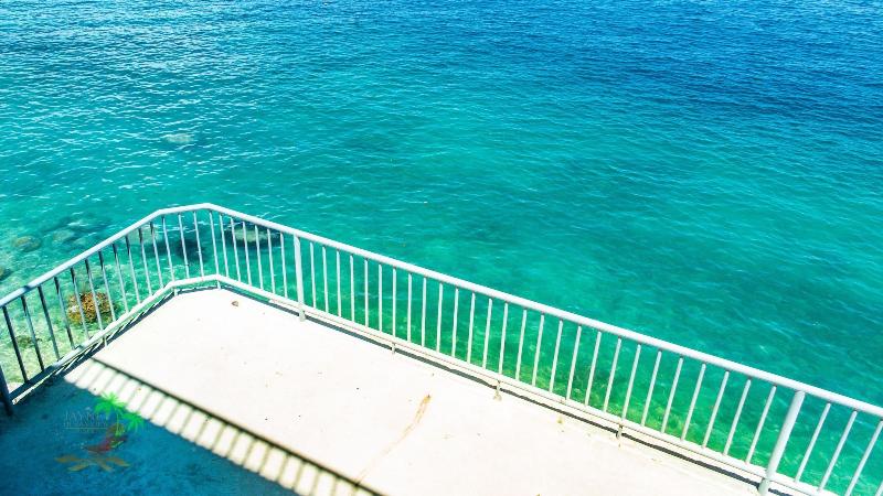 Jaynet Oceanview Resort