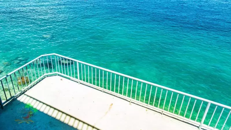 Jaynet Oceanview Resort