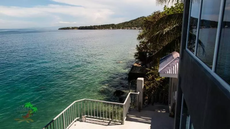 Jaynet Oceanview Resort