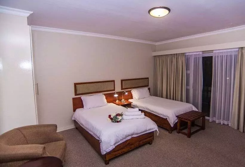 ペンション Adelante Lodge