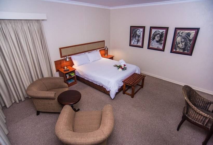 פנסיון Adelante Lodge