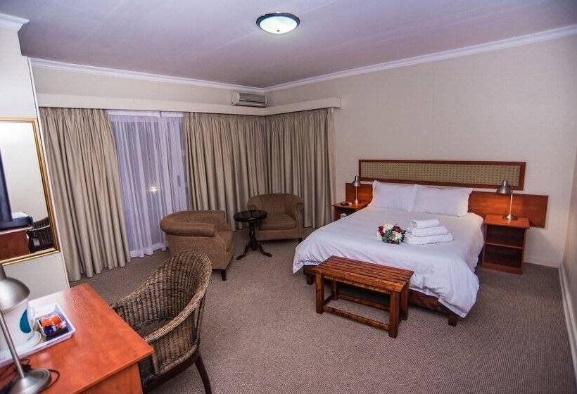 פנסיון Adelante Lodge