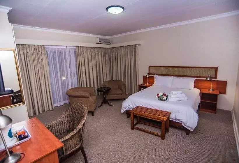 ペンション Adelante Lodge