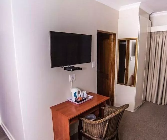 ペンション Adelante Lodge