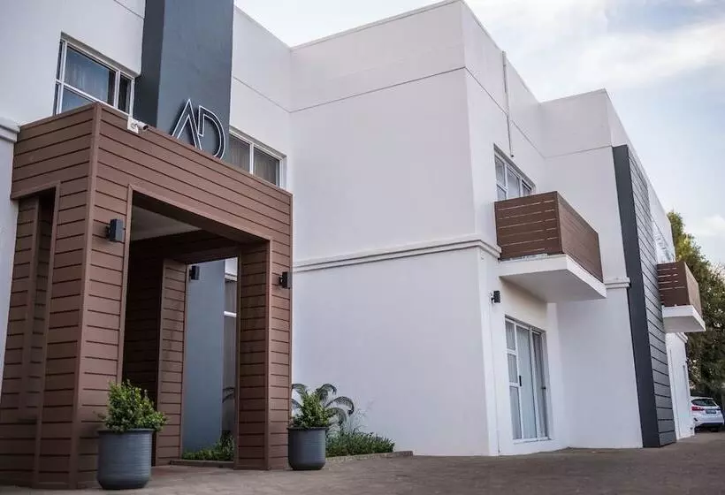 ペンション Adelante Lodge