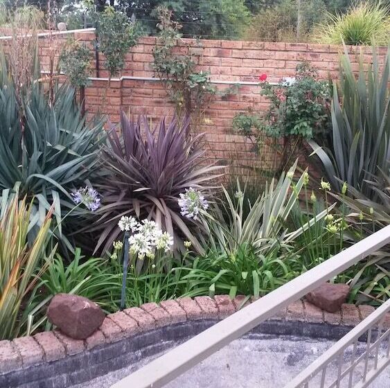 بنسيون Crystal Rose Lodge