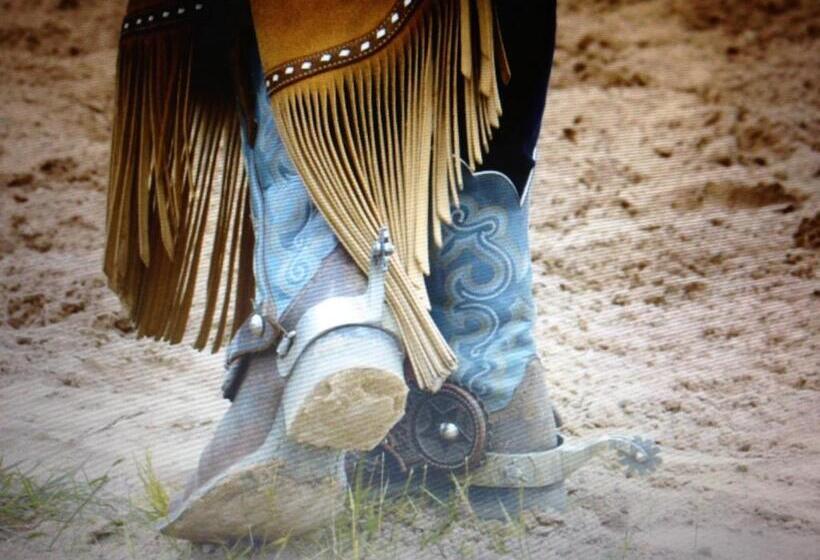 פנסיון J A Ranch Bed & Breakfast