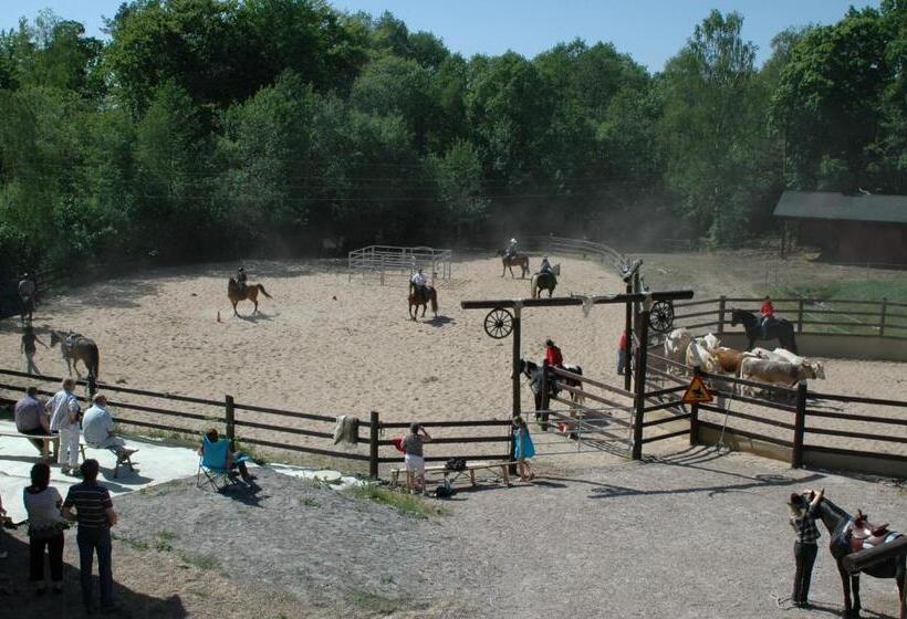 פנסיון J A Ranch Bed & Breakfast