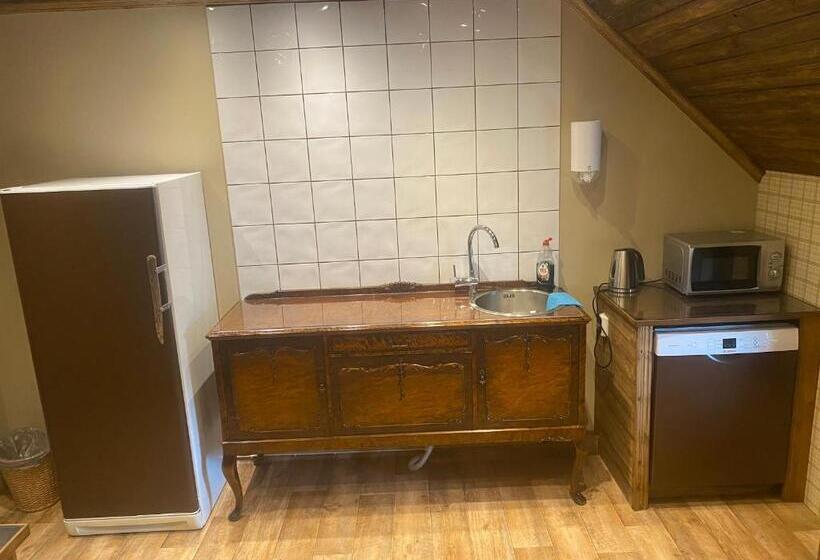 פנסיון J A Ranch Bed & Breakfast