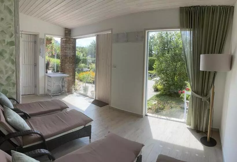 ペンション Penzion Primášé