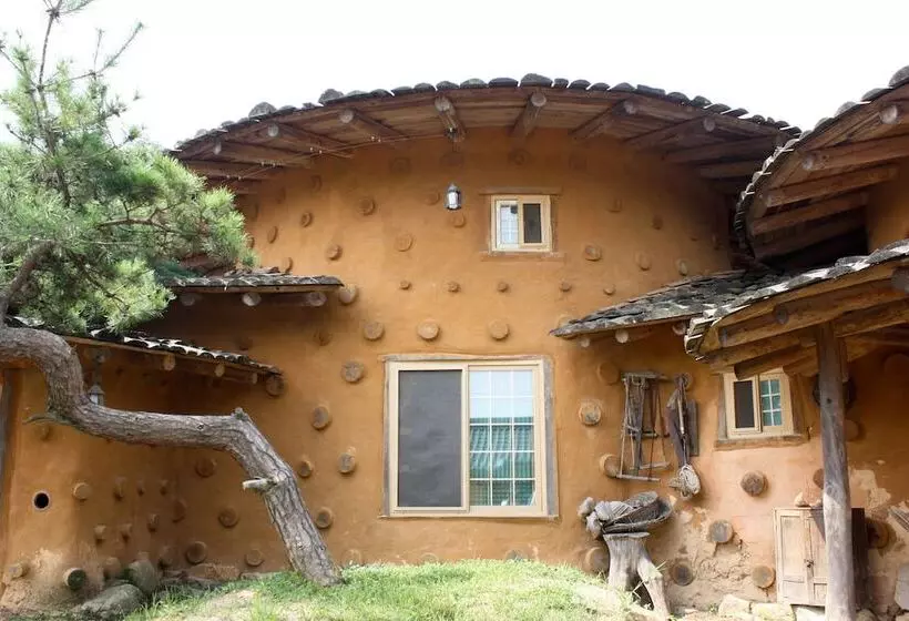 Majatalo Seunggok E Co Experience Village