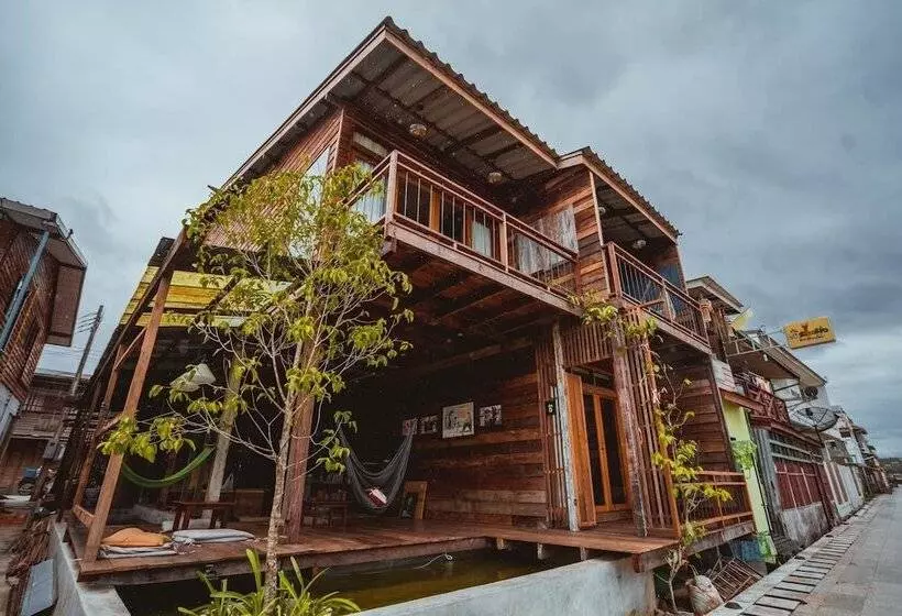 پانسیون Suneta Hostel Chiangkhan