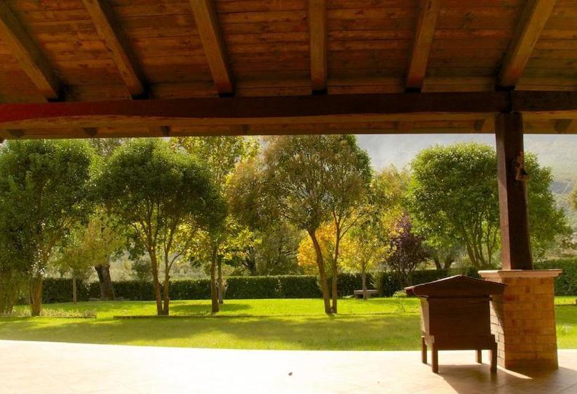 Tenuta Mandia Agriturismo La Tavernola