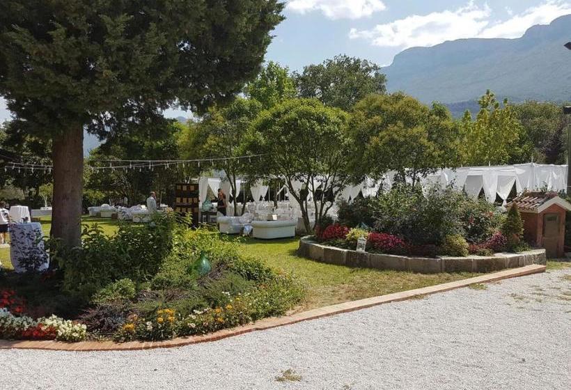 Tenuta Mandia Agriturismo La Tavernola