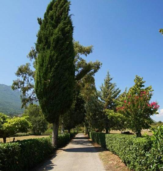 Tenuta Mandia Agriturismo La Tavernola