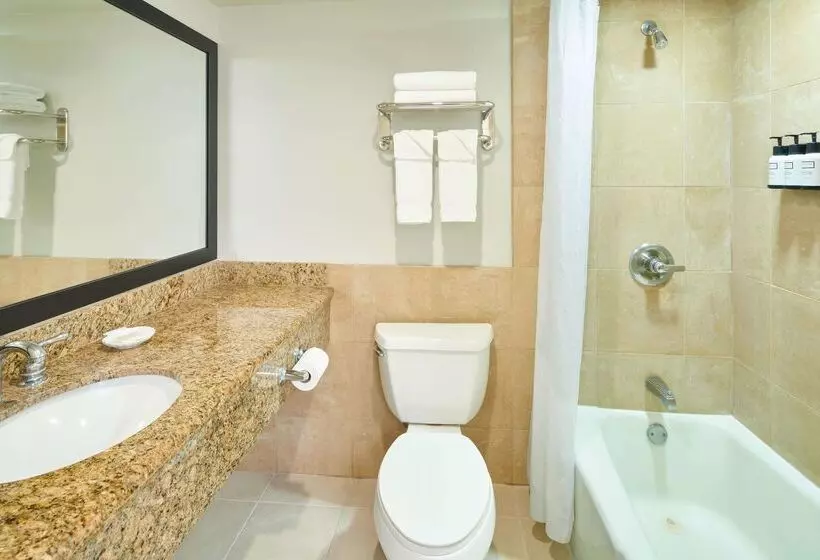 هتل Aqua Palms Waikiki