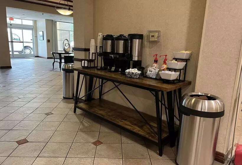 Отель Best Western Ontario Mills Mall