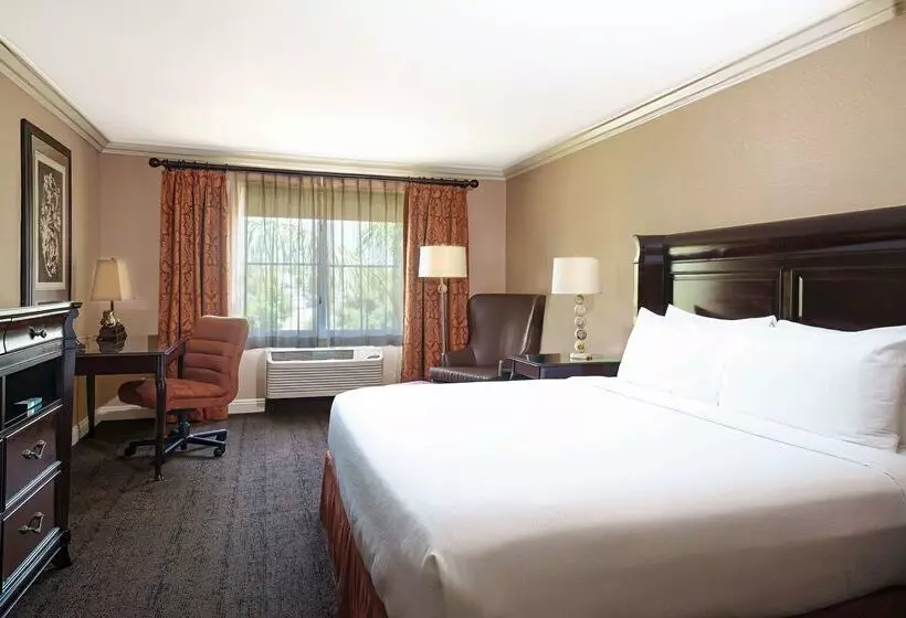 Отель Best Western Ontario Mills Mall