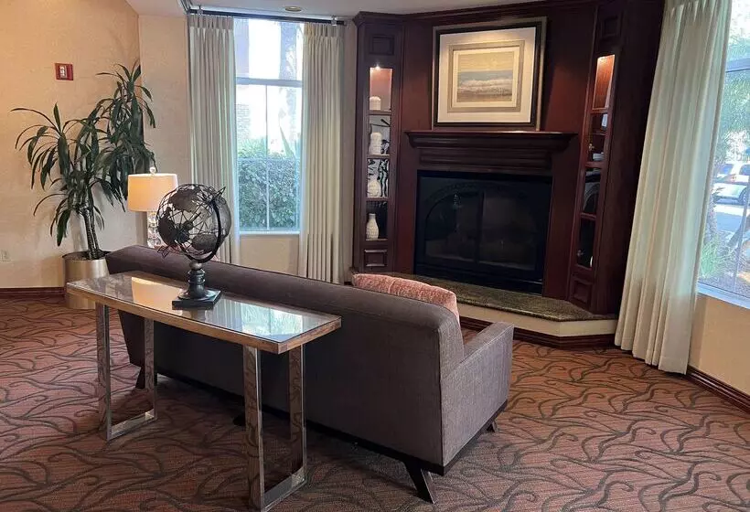 Отель Best Western Ontario Mills Mall