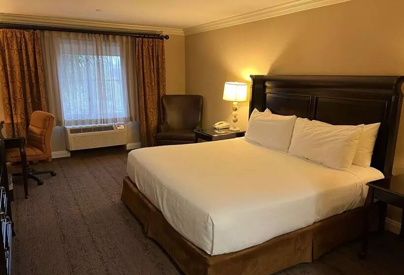 Отель Best Western Ontario Mills Mall