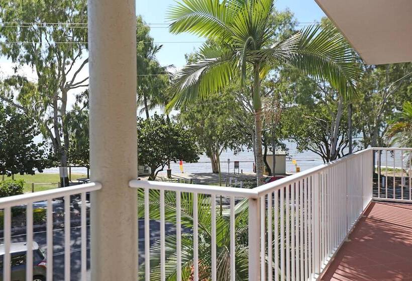 Отель Cairns Beach Resort