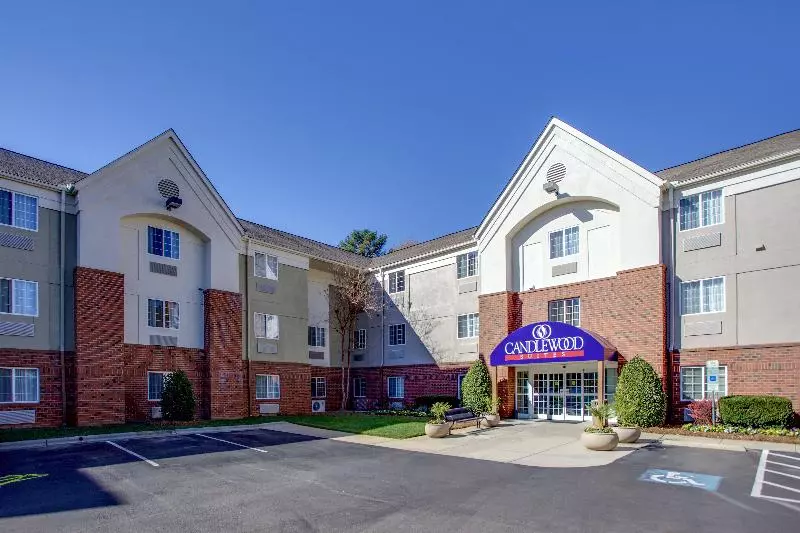 هتل Candlewood Suites Raleigh Crabtree, An Ihg