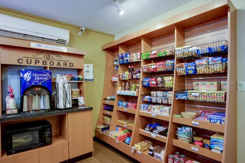 هتل Candlewood Suites Raleigh Crabtree, An Ihg