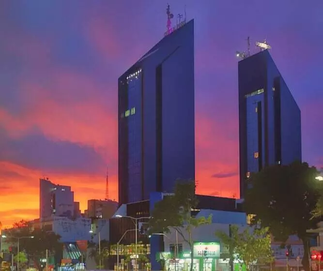 Central Park Hotel By Bourbon