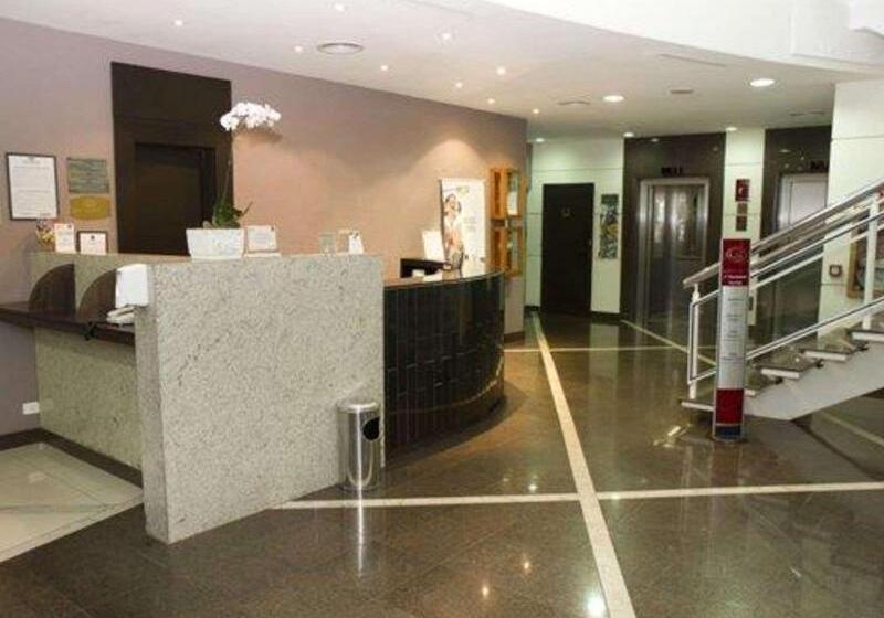 ホテル Comfort Suites Londrina