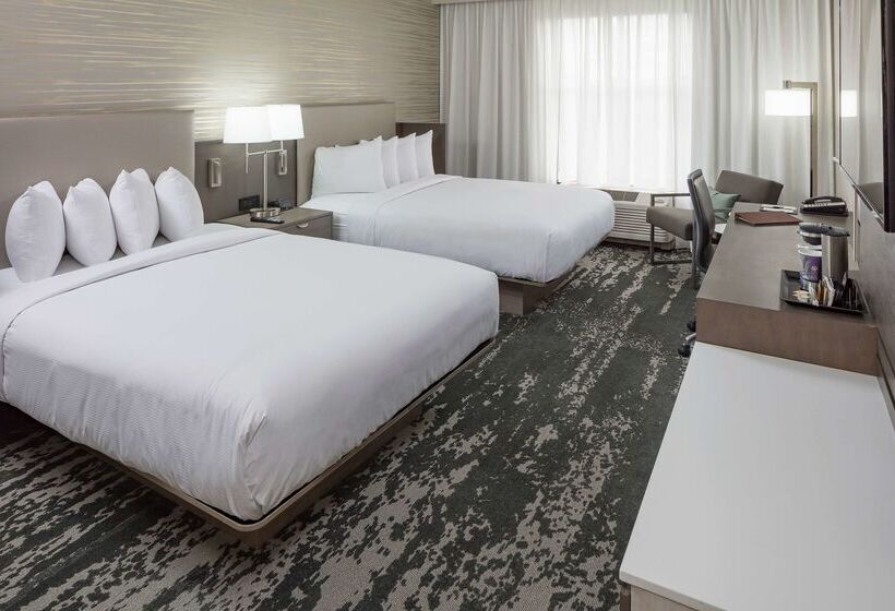 هتل Doubletree By Hilton Boston Logan Airport Chelsea
