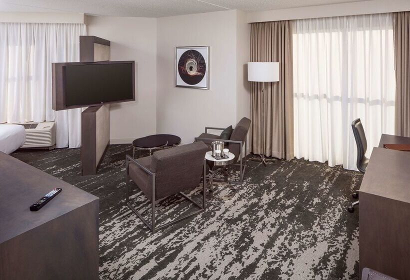 هتل Doubletree By Hilton Boston Logan Airport Chelsea