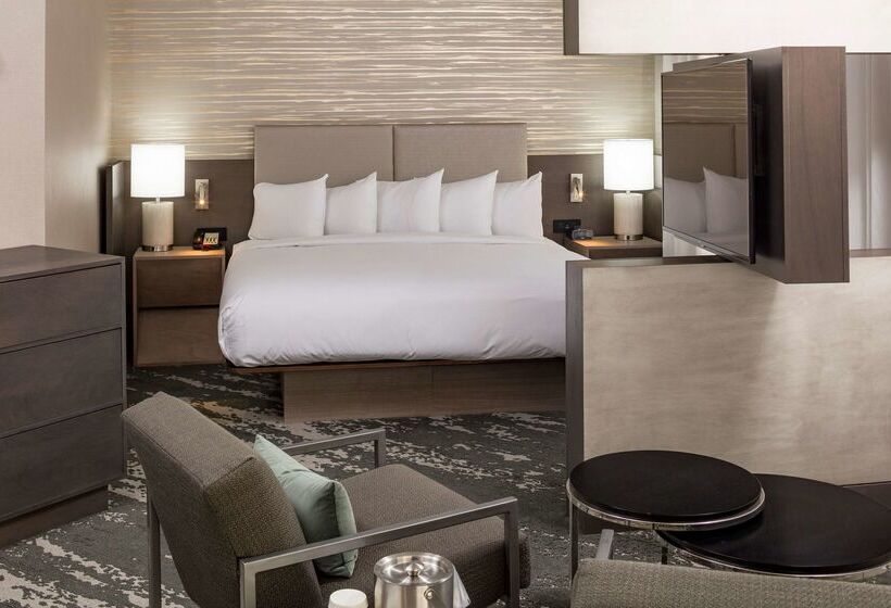 هتل Doubletree By Hilton Boston Logan Airport Chelsea
