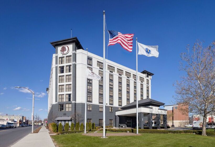 هتل Doubletree By Hilton Boston Logan Airport Chelsea