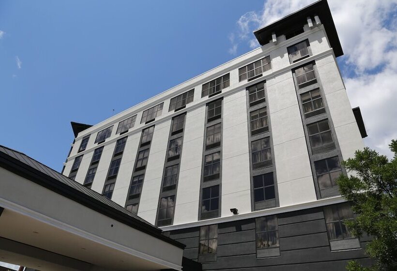 هتل Doubletree By Hilton Boston Logan Airport Chelsea