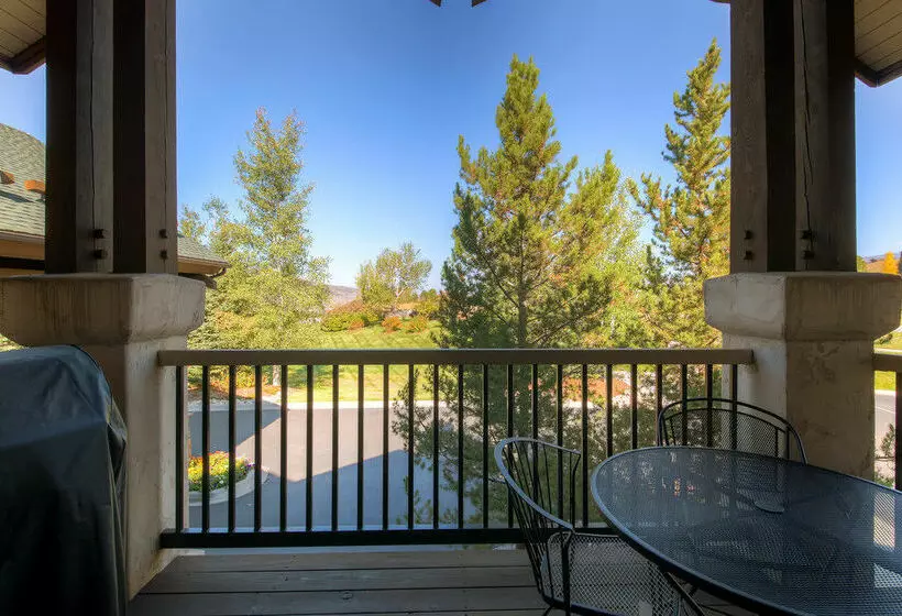 בית מלון כפרי Eagleridge Lodge 204