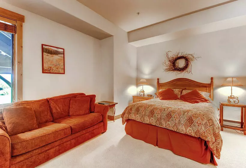 בית מלון כפרי Eagleridge Lodge 204