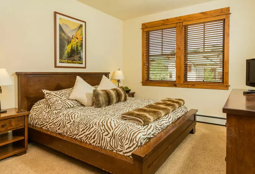 בית מלון כפרי Eagleridge Lodge 204