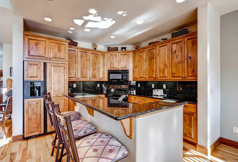 בית מלון כפרי Eagleridge Lodge 204