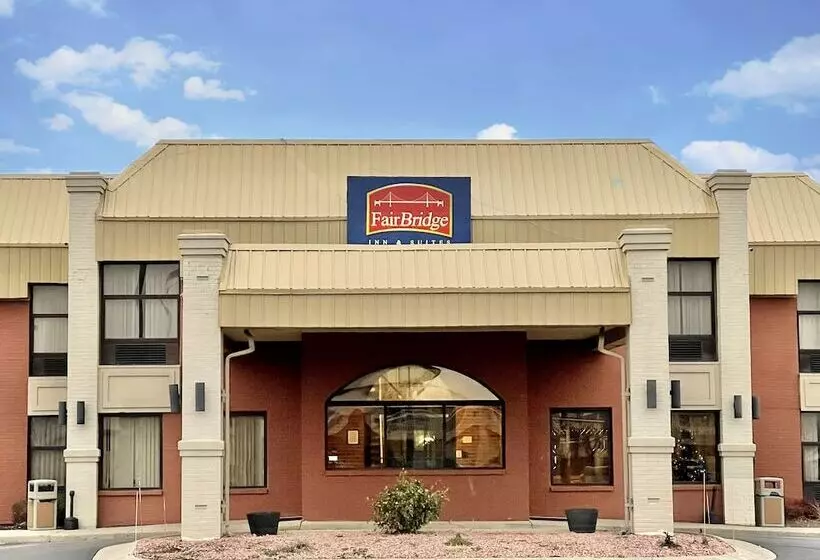 호텔 Fairbridge Inn & Suites Fort Wayne